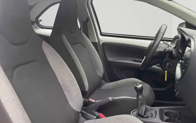 TOYOTA AYGO X 1.0 VVT-i 72 Dynamic photo 18 1104058
