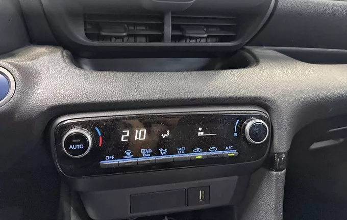 TOYOTA YARIS Hybride 116h Design photo 14 1103269