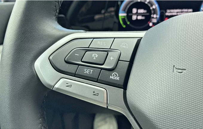 VOLKSWAGEN GOLF 1.5 eHybrid 204 DSG6 VW Edition photo 20 2127711
