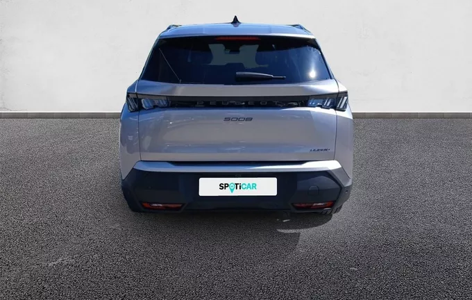 PEUGEOT 5008 Hybrid 136 e-DCS6 Allure extérieur trois quart arrière droit 945813