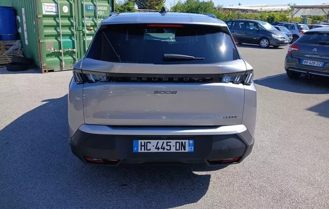 PEUGEOT 5008 Hybrid 136 e-DCS6 Allure extérieur arrière 945813