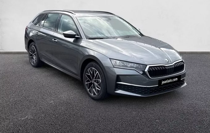 SKODA OCTAVIA Combi 1.5 TSI Hybrid 150 ch ACT DSG7 Selection extérieur trois quart avant droit 4376