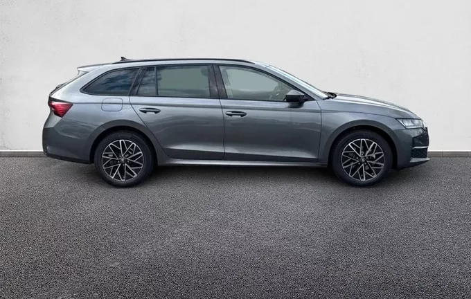 SKODA OCTAVIA Combi 1.5 TSI Hybrid 150 ch ACT DSG7 Selection extérieur côté droit 4376