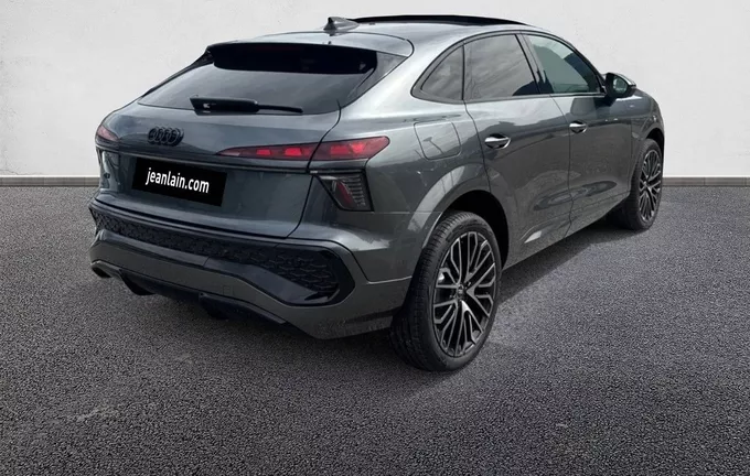 AUDI Q3 Sportback e-hybrid 272 ch S tronic 6 S line extérieur trois quart arrière droit 5859