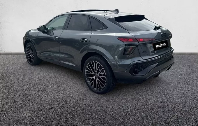 AUDI Q3 Sportback e-hybrid 272 ch S tronic 6 S line extérieur trois quart arrière gauche 5859