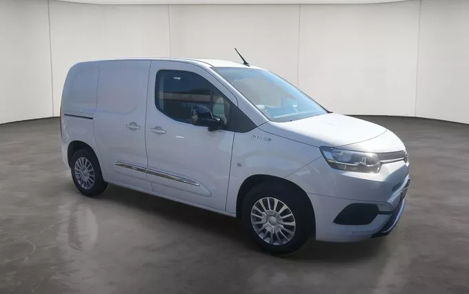 TOYOTA PROACE CITY ELECTRIQUE PROACE CITY ELECTRIC MEDIUM 50KWH START extérieur trois quart avant droit 1103816
