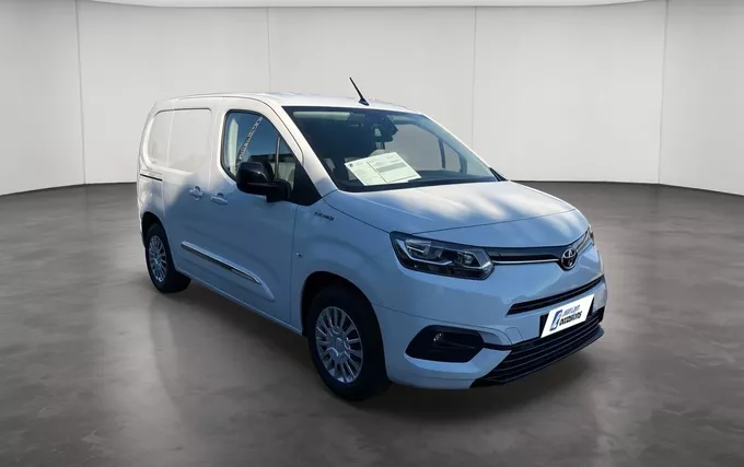 TOYOTA PROACE CITY ELECTRIQUE PROACE CITY ELECTRIC MEDIUM 50KWH START extérieur trois quart avant droit 1103816