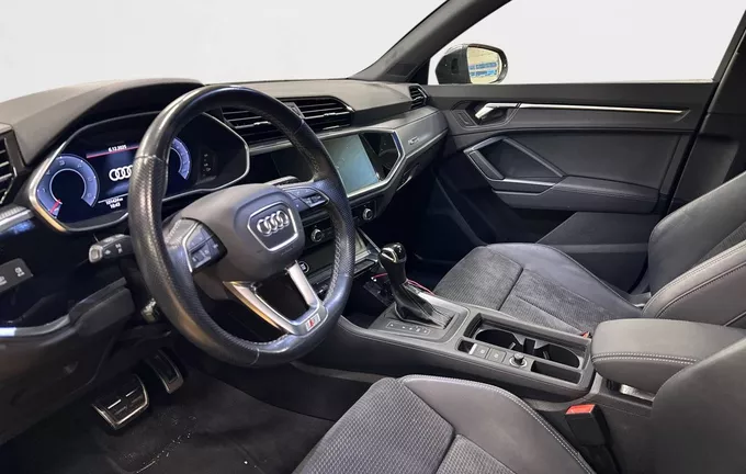 AUDI Q3 35 TDI 150 ch S tronic 7 S line photo 11 212408