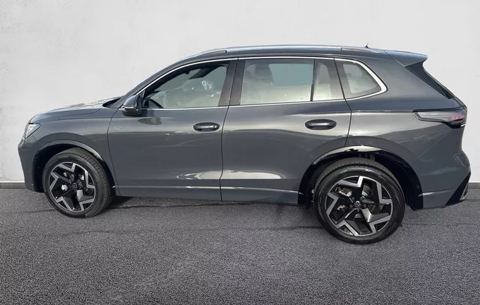 VOLKSWAGEN TIGUAN 2.0 TDI 150ch DSG7 R-Line extérieur côté gauche 0110