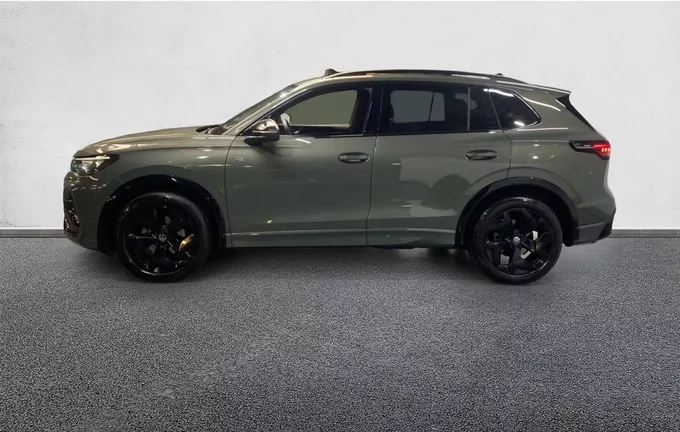 VOLKSWAGEN TIGUAN 1.5 eTSI 150ch DSG7 R-Line Exclusive extérieur trois quart arrière gauche 2121437