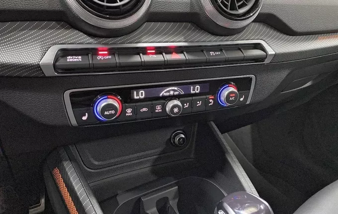 AUDI Q2 35 TFSI 150 S tronic 7 S line Plus photo 14 2127689