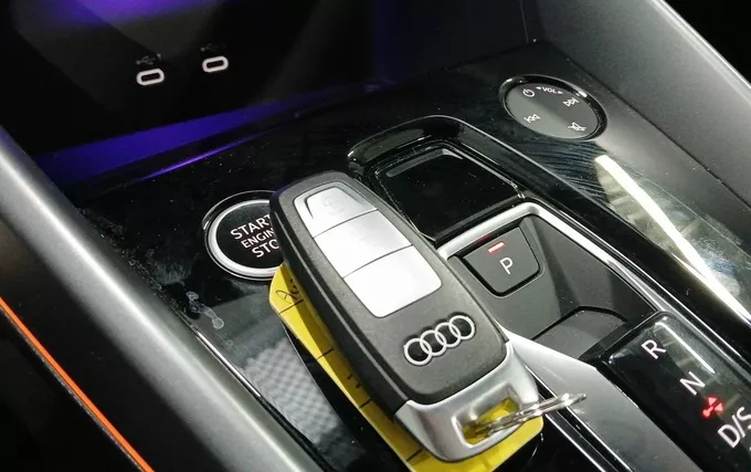 AUDI A3 Sportback TFSI e Hybride rechargeable 204 S tronic 6 S line photo 19 2131830