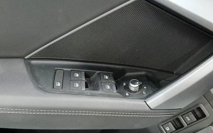 AUDI A3 Sportback TFSI e Hybride rechargeable 204 S tronic 6 S line photo 20 2131830