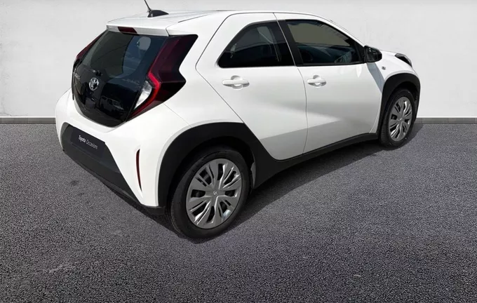 TOYOTA AYGO X 1.0 VVT-i 72 S-CVT Dynamic extérieur trois quart arrière droit 1103562