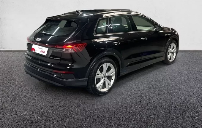 AUDI Q4 E-TRON 40 204 ch 82 kWh S line extérieur trois quart arrière droit 2129902