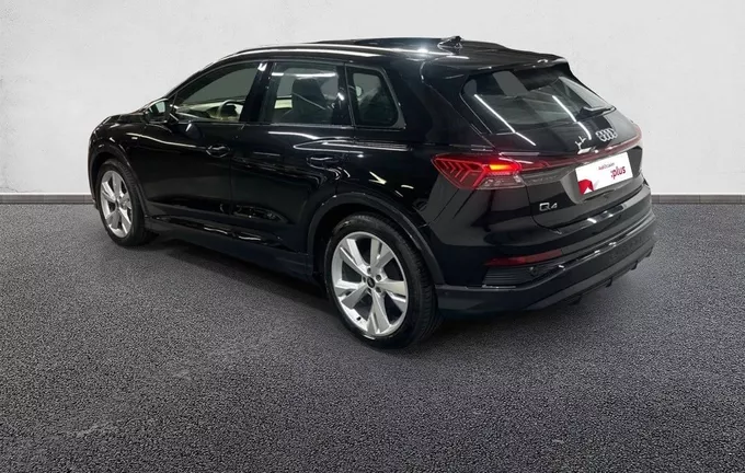 AUDI Q4 E-TRON 40 204 ch 82 kWh S line extérieur trois quart arrière gauche 2129902