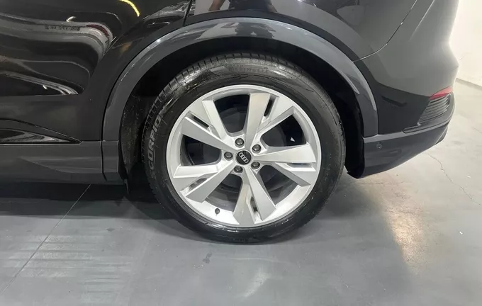 AUDI Q4 E-TRON 40 204 ch 82 kWh S line photo 9 2129902