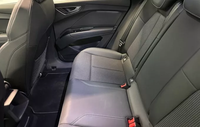 AUDI Q4 E-TRON 40 204 ch 82 kWh S line photo 17 2129902