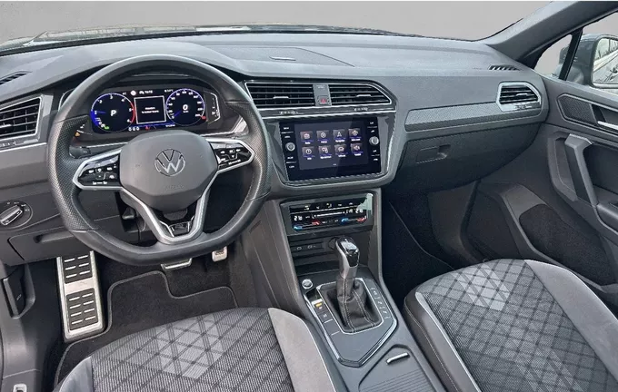 VOLKSWAGEN TIGUAN 2.0 TDI 150ch DSG7 R-Line extérieur trois quart avant droit 2126611