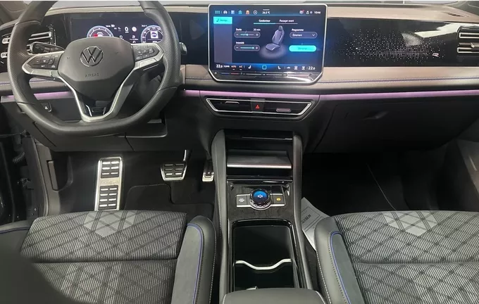 VOLKSWAGEN TIGUAN 1.5 eTSI 150ch DSG7 R-Line Edition extérieur trois quart avant droit 2132108