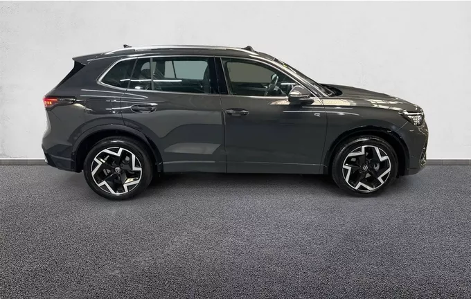 VOLKSWAGEN TIGUAN 1.5 eTSI 150ch DSG7 R-Line Edition extérieur côté droit 2132108
