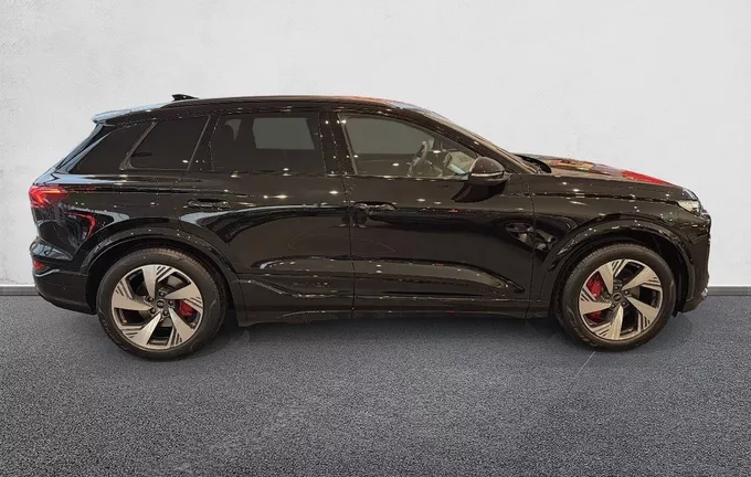 AUDI SQ6 E-TRON 489 ch 100 kWh quattro extérieur côté droit 8274