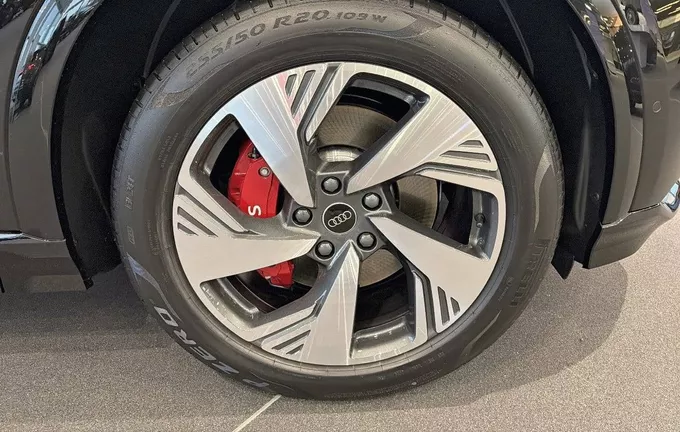 AUDI SQ6 E-TRON 489 ch 100 kWh quattro photo 9 8274