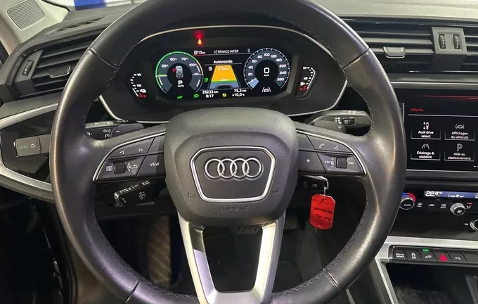 AUDI Q3 45 TFSIe 245 ch S tronic 6 Design photo 12 2124403