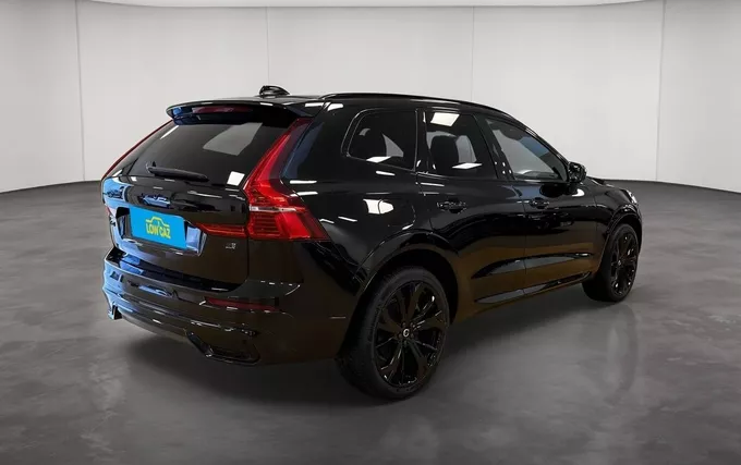 VOLVO XC60 T6 AWD Hybride rechargeable 253 ch+145 ch Geartronic 8 Black Edition extérieur trois quart arrière droit 2132543