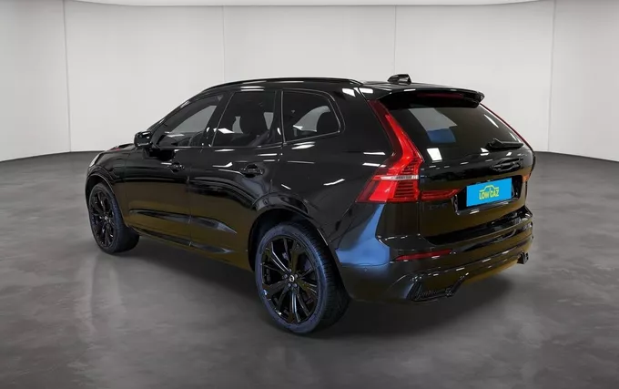 VOLVO XC60 T6 AWD Hybride rechargeable 253 ch+145 ch Geartronic 8 Black Edition extérieur trois quart arrière gauche 2132543