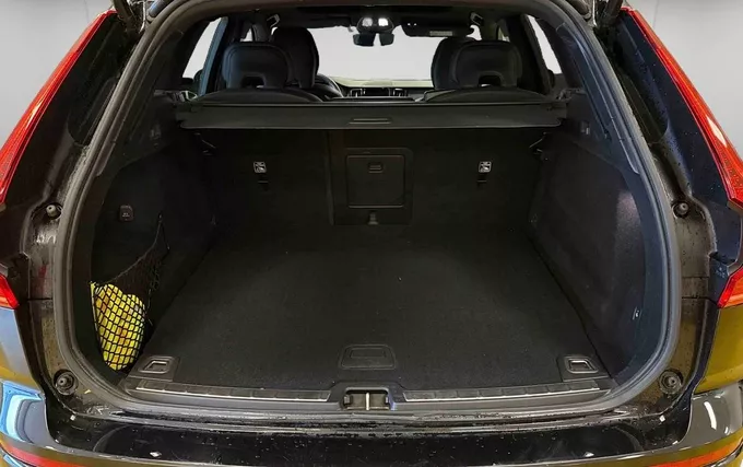 VOLVO XC60 T6 AWD Hybride rechargeable 253 ch+145 ch Geartronic 8 Black Edition photo 10 2132543