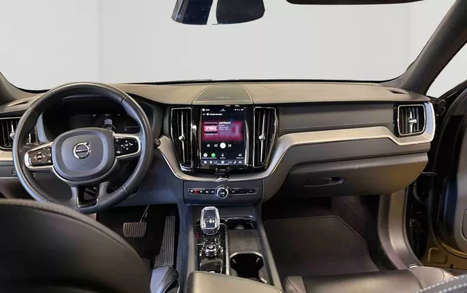 VOLVO XC60 T6 AWD Hybride rechargeable 253 ch+145 ch Geartronic 8 Black Edition photo 14 2132543