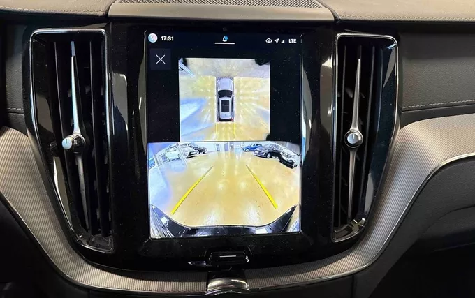 VOLVO XC60 T6 AWD Hybride rechargeable 253 ch+145 ch Geartronic 8 Black Edition photo 16 2132543