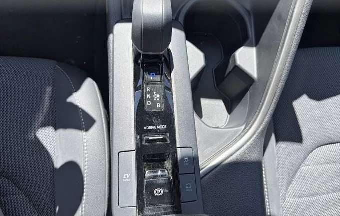 TOYOTA C-HR Hybride 140 Collection photo 13 1103404