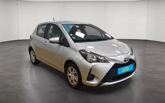 TOYOTA YARIS 110 VVT-i France Connect extérieur trois quart avant droit 1103881
