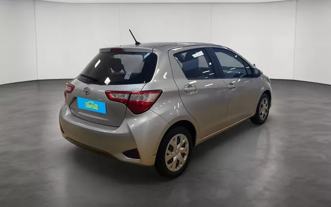 TOYOTA YARIS 110 VVT-i France Connect extérieur trois quart arrière droit 1103881