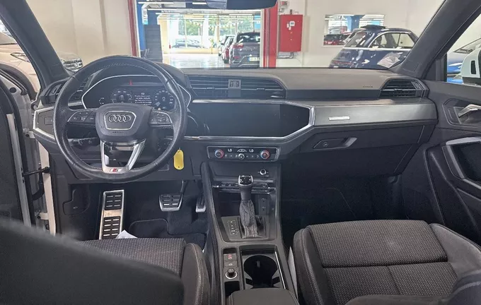 AUDI Q3 45 TFSIe 245 ch S tronic 6 S line photo 18 213374