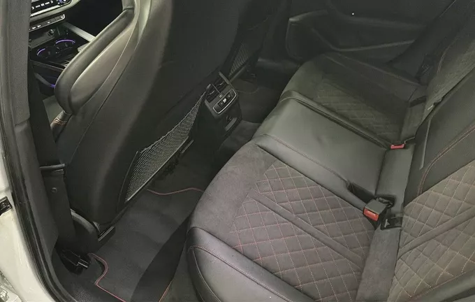 AUDI A4 Avant 40 TDI 204 S tronic 7 Quattro S Edition photo 17 212626