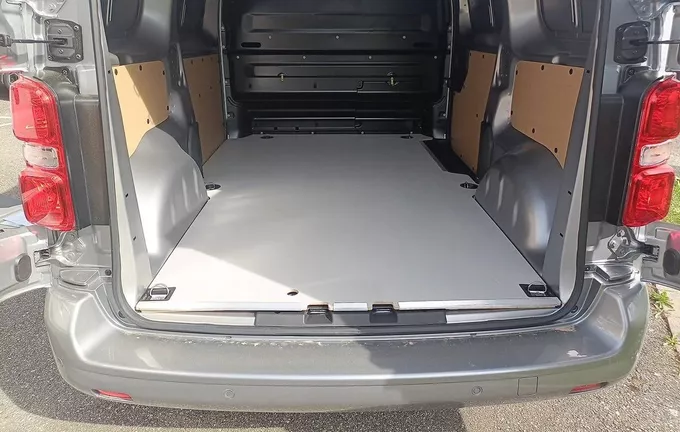 CITROEN E-JUMPY FOURGON E-JUMPY FGN TYPE-H PACK TAILLE M 136 CH 75 KWH extérieur arrière 990516