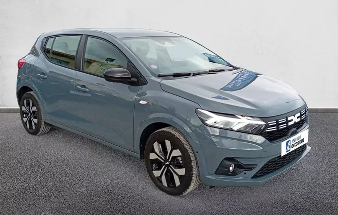 DACIA SANDERO TCe 90 GSR2 Journey extérieur trois quart avant droit 560319