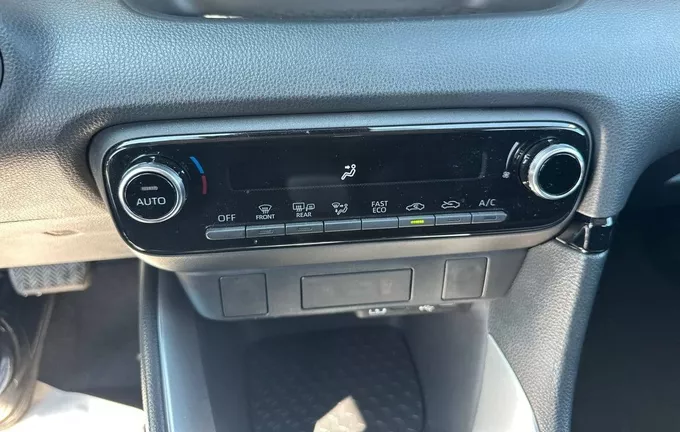 TOYOTA YARIS Hybride 116h Dynamic photo 14 1103191