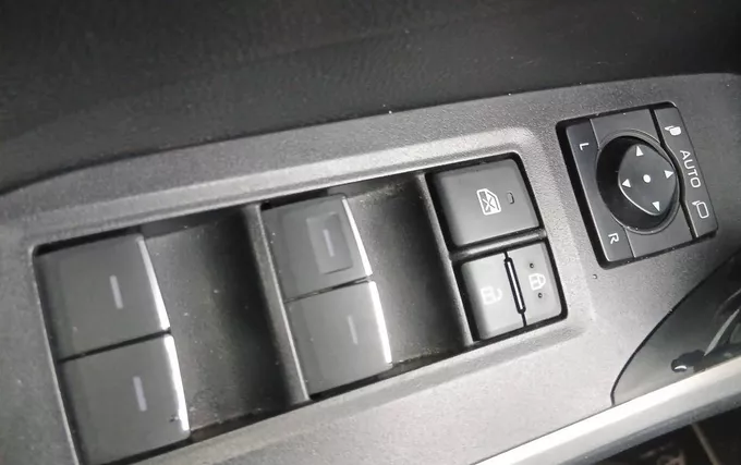 TOYOTA RAV4 Hybride 222 ch AWD-i Trail photo 20 1104065
