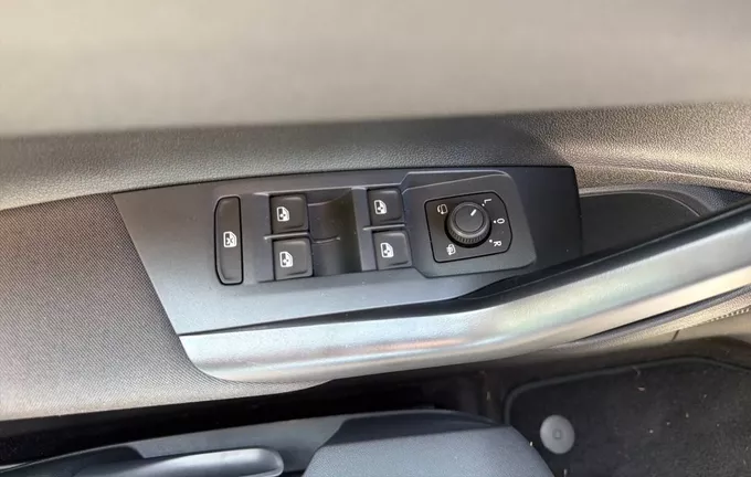 VOLKSWAGEN POLO 1.0 TSI 95 S&S BVM5 VW Edition photo 20 1991