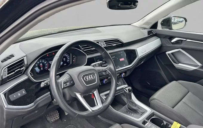AUDI Q3 35 TFSI 150 ch S tronic 7 Design photo 11 2125949