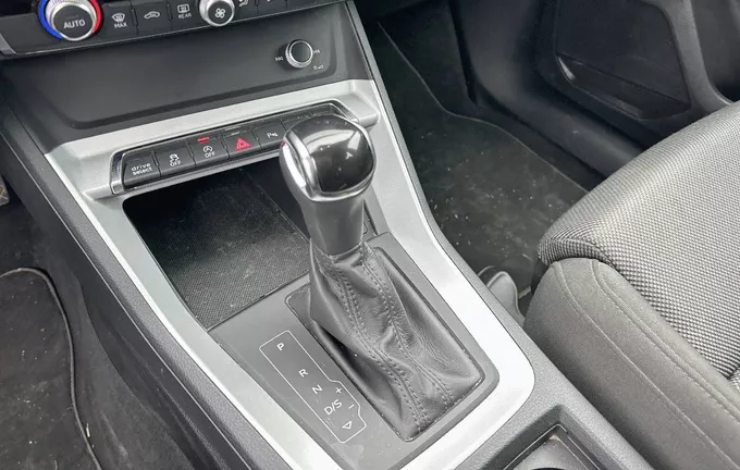 AUDI Q3 35 TFSI 150 ch S tronic 7 Design photo 13 2125949
