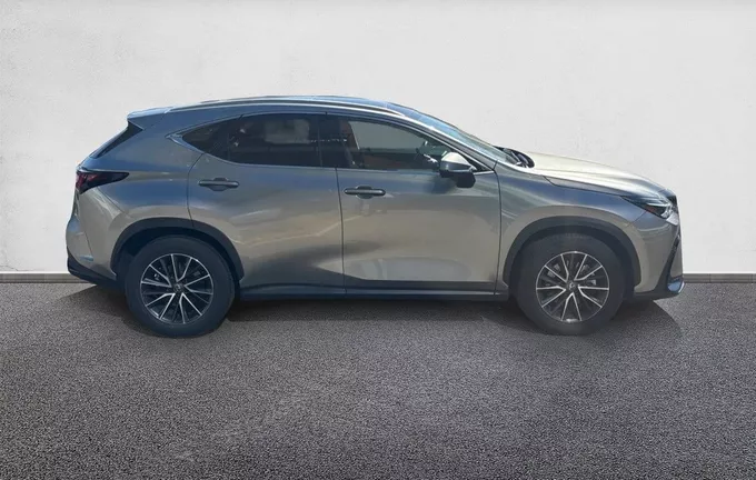 LEXUS NX 350h 4WD Hybride Luxe extérieur côté droit 1103823