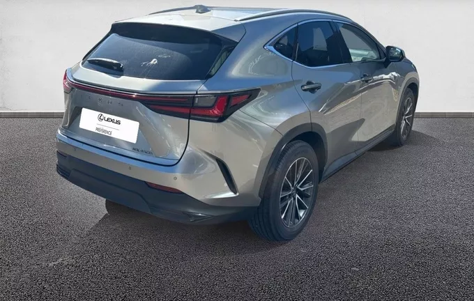 LEXUS NX 350h 4WD Hybride Luxe extérieur trois quart arrière droit 1103823