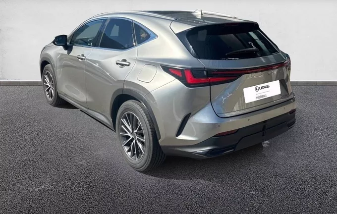 LEXUS NX 350h 4WD Hybride Luxe extérieur trois quart arrière gauche 1103823