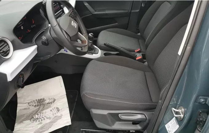 SEAT ARONA 1.0 TSI 95 ch Start/Stop BVM5 Edition extérieur trois quart arrière droit 2125939