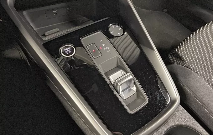 AUDI A3 Sportback 40 TFSIe 204 S tronic 6 S Line photo 13 2126846